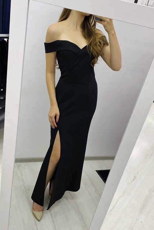 Długa sukienka na ramiączkach dopasowana czarna