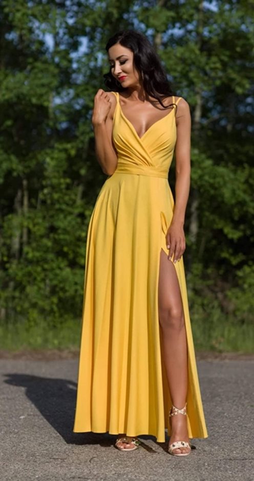 Długa sukienka na ramiączka brokat żółta