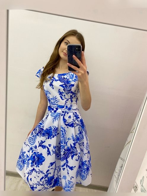 Sukienka kwiaty krótka biel-chaber