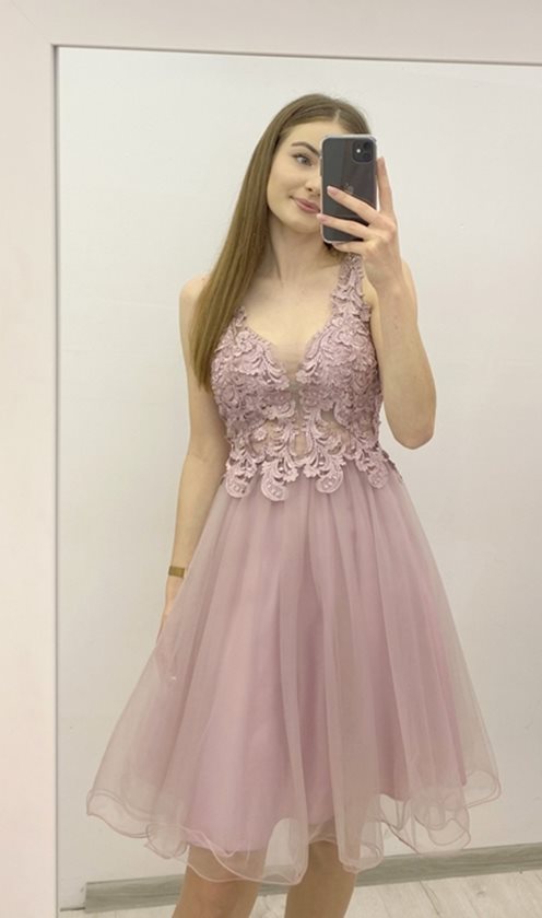 Krótka sukienka tiulowa kwiatowy dekolt wrzos