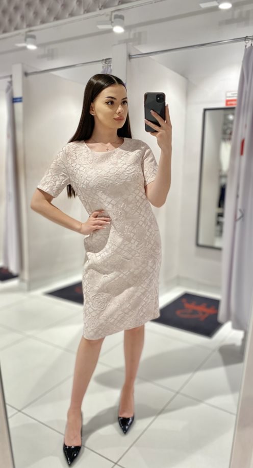 Sukienka wzory róże pudrowy róż