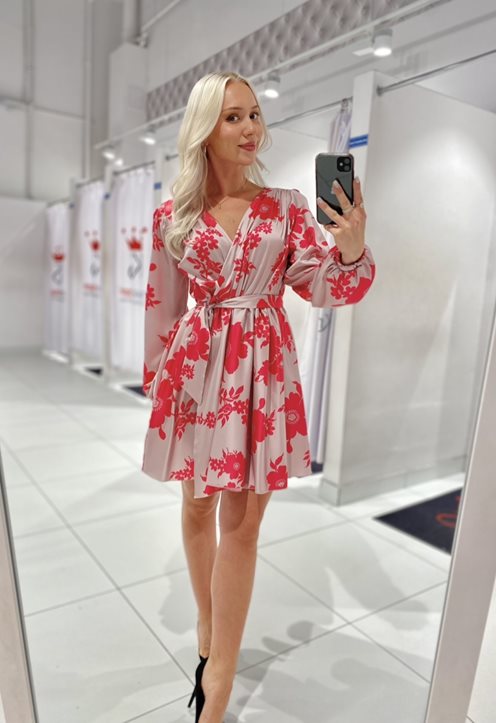 Sukienka krótka z ściągaczem w talii beż/róż