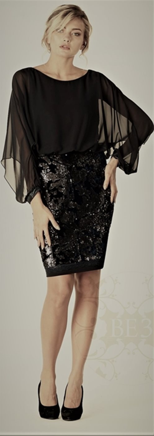 Sukienka do kolana rękaw dół cekinowy czarna