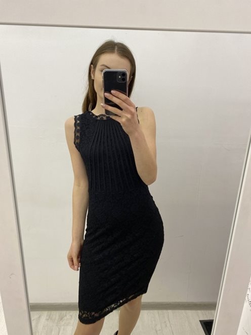 Sukienka krótka koronkowa paski dekolt czarny