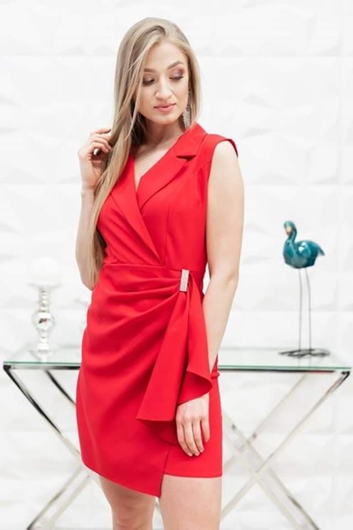 Krótka sukienka dekolt kołnierz malina