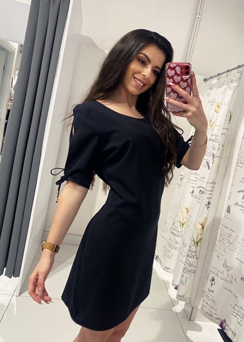 Prosta sukienka kokardki na plecach czarny