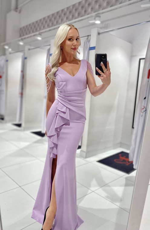 sukienka długa koraliki  ramiona lilia