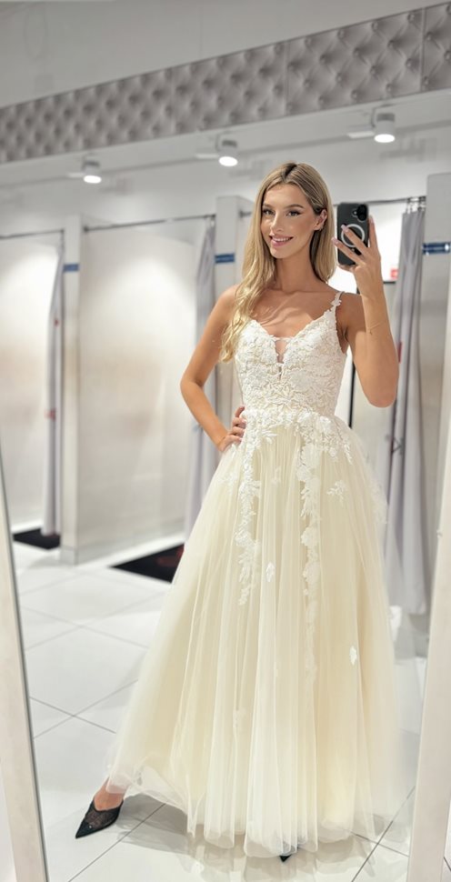 Sukienka długa tiul i koronki po całości beż