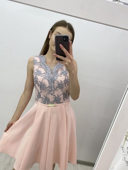 Sukienka gładki dół i kokardka róż