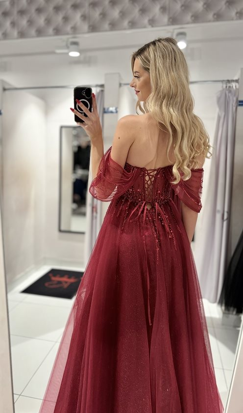 Sukienka długa tiulowa opadające rękawki bordo