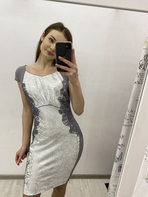 Sukienka dopasowana marszczenie na biuście szara