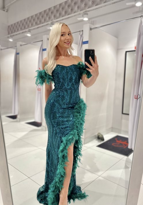 Sukienka długa cekinowa ozdobne pióra zieleń