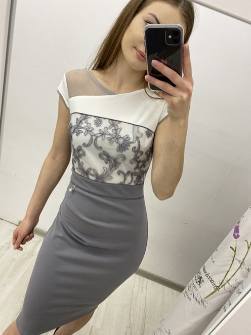 Sukienka ołówkowa marszczenie w talii koronka góra