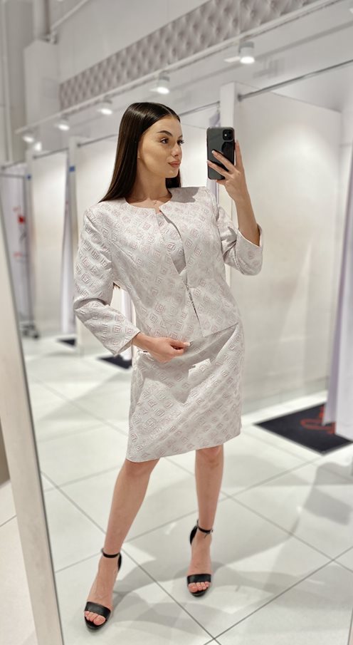 Żakiet elegancki ozdobne wzorki róż/beż