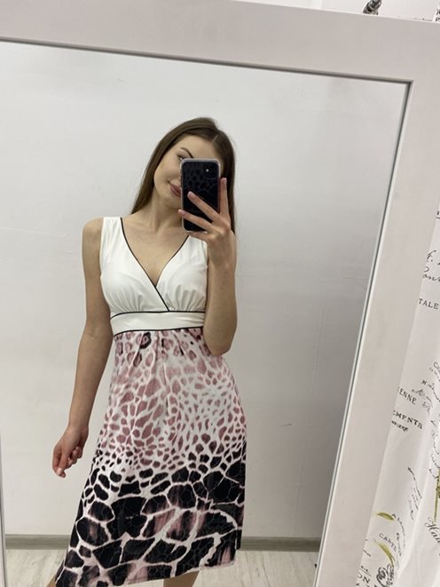 Sukienka dekolt wzory