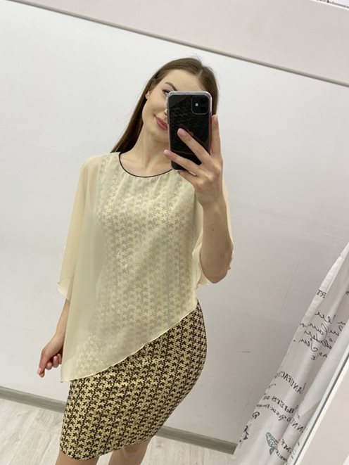 Sukienka złota z beżową narzutką