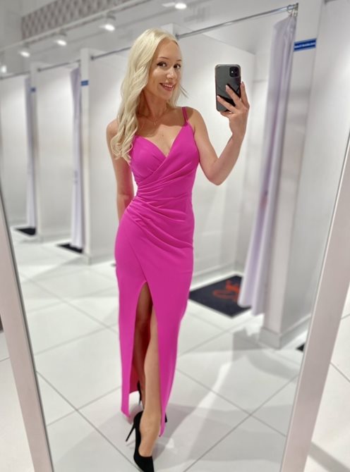 Sukienka długa ramiączka dopasowana gładka magenta