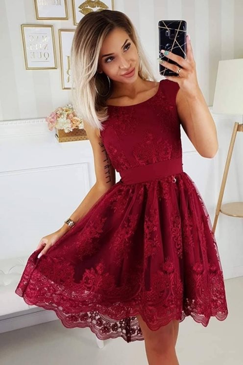 Sukienka asymetryczna cała koronka bordo