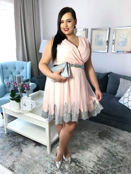 Sukienka tiul koronka v dekolt róż