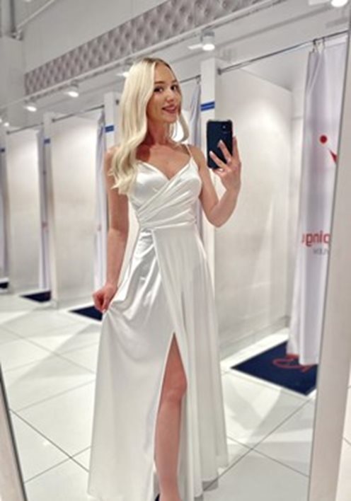 Sukienka długa satynowa rozkloszowana biel