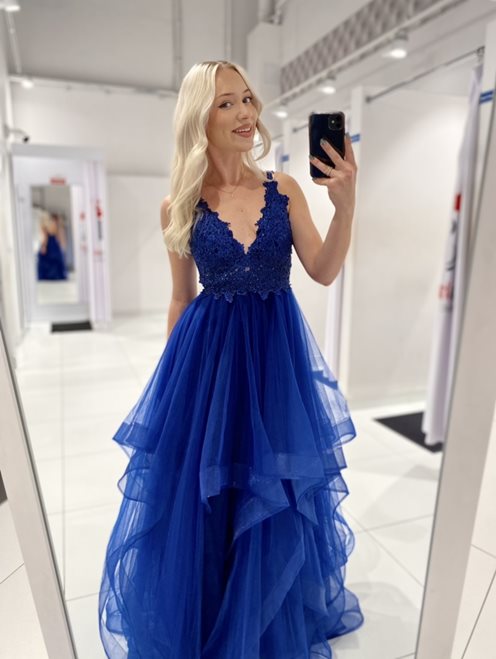 Długa sukienka tiul falbany na ramiączkach granat