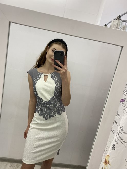 Prosta sukienka koronka biel/ szary