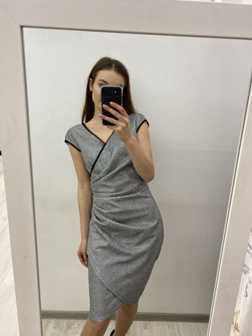 Sukienka krótka z zakładką z boku szara