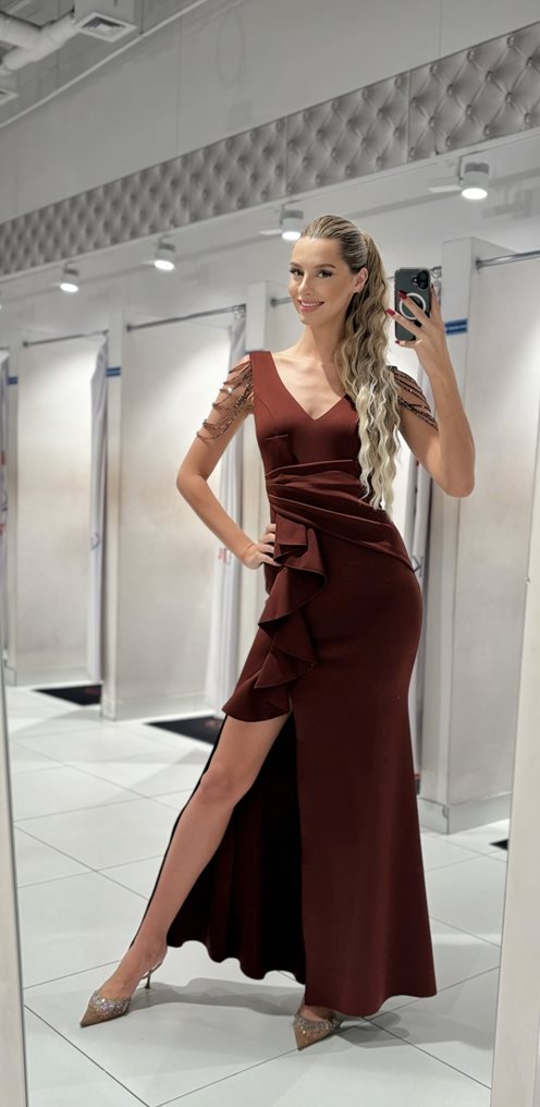 sukienka długa koraliki  ramiona czekolada