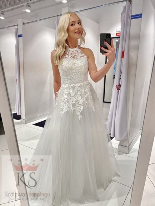 Długa sukienka princeska hafty wiązanie szyja biel