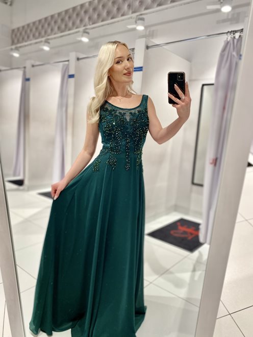 Długa sukienka zabudowana cekiny i kamyczki zielon