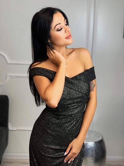 Długa dopasowana sukienka na ramiona brokat czarna