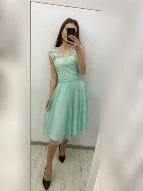 Długa sukienka z tiulem mięta