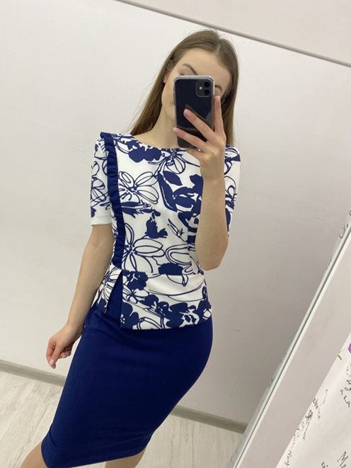 Sukienka wzorzysta rękawek baskinka biel-granat