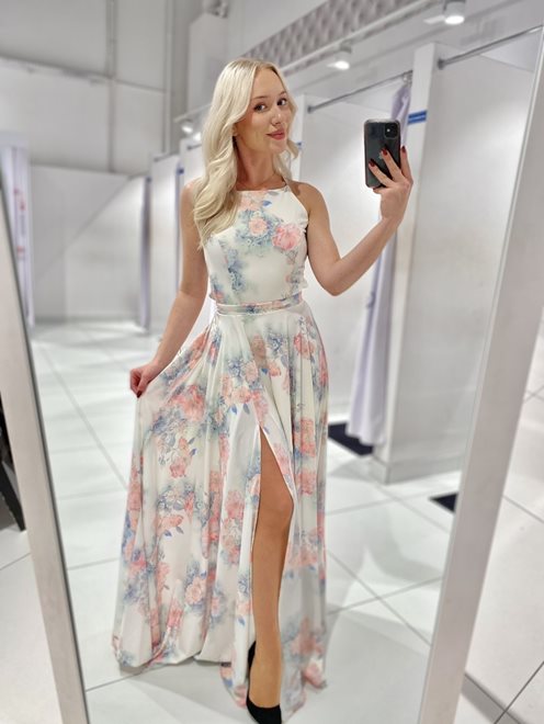 Długa sukienka kwiaty róż