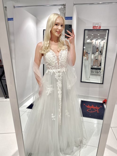 Sukienka długa ślubna zdobienia przód biel