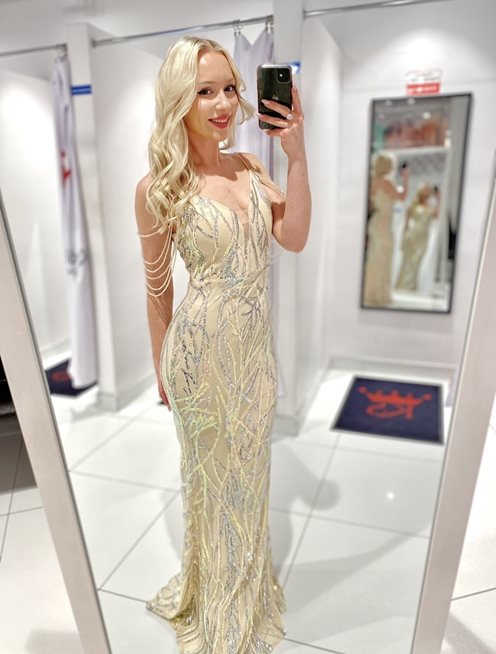 Sukienka długa cekiny wycięcie na biuście beż