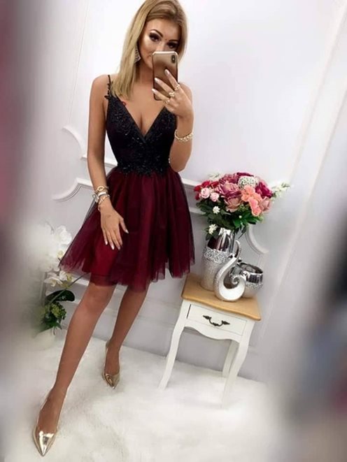 Krótka sukienka na ramiączkach tiul czarny/bordo