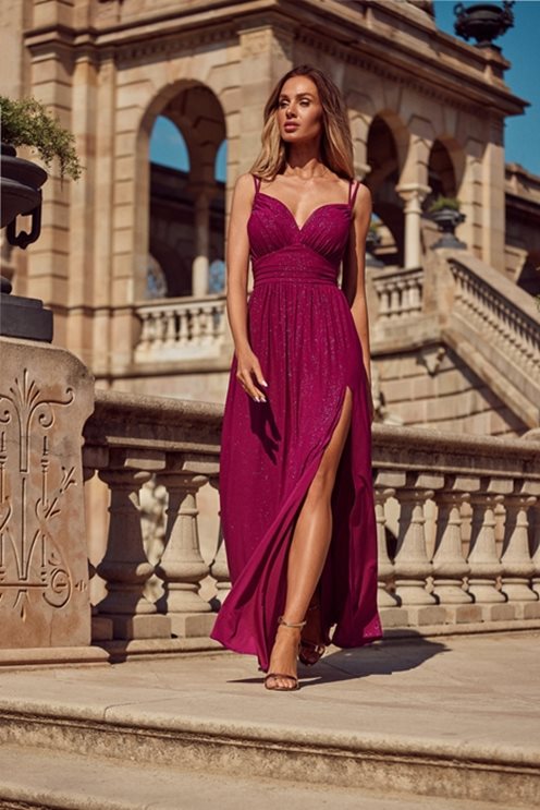 Sukienka długa z odcięciem na ramiączkach bordo