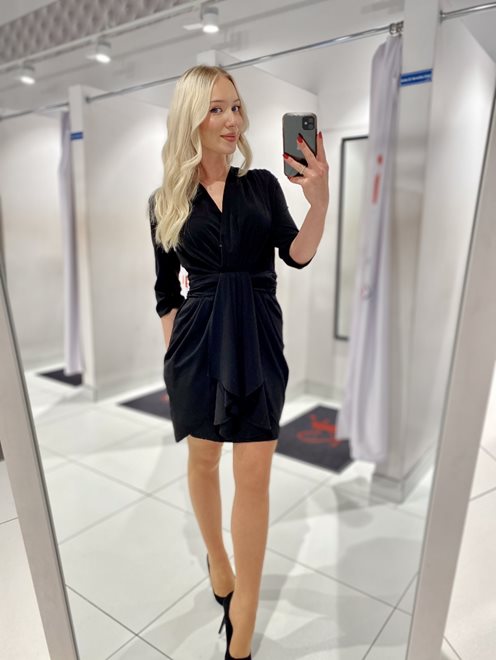 Sukienka krótka dekolt serek pasek czarna