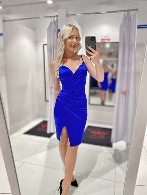 Sukienka krótka zakładany dekolt chaber