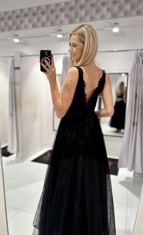 Sukienka długa tiulowa delikatne zdobienia czerń