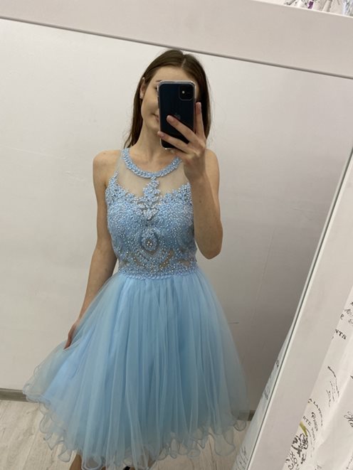 Krótka sukienka tiulowa zabudowany przód błękit