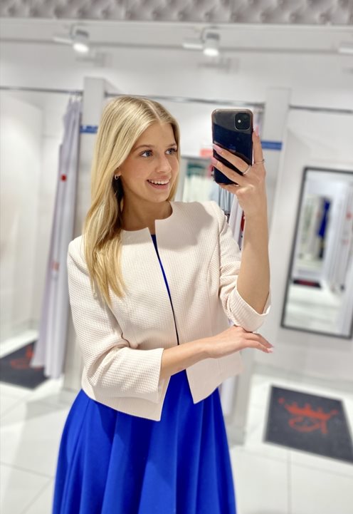 Żakiet elegancki zapinany na haftkę biel