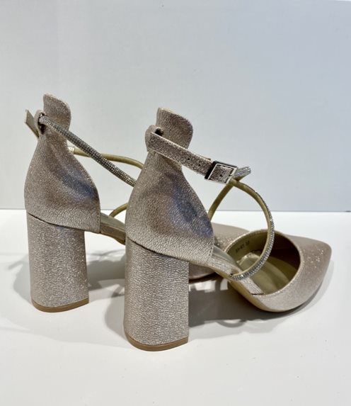 Czółenka na słupku ozdobny pasek złoto