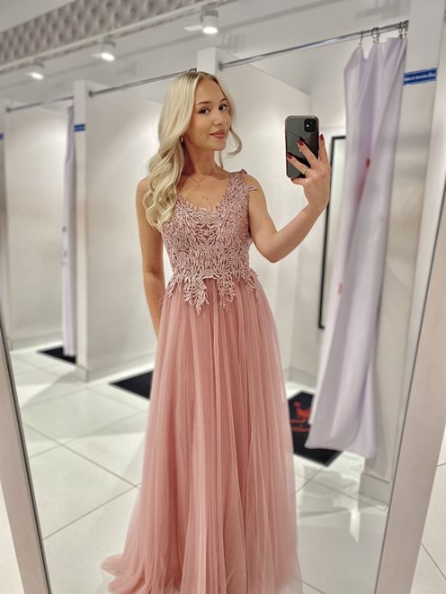 Sukienka długa tiulowa pióra wrzos