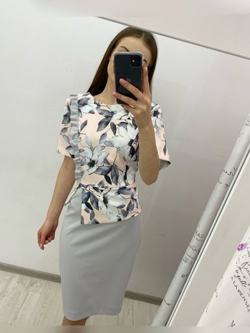 Sukienka wzorzysta rękawek baskinka kwiaty szary