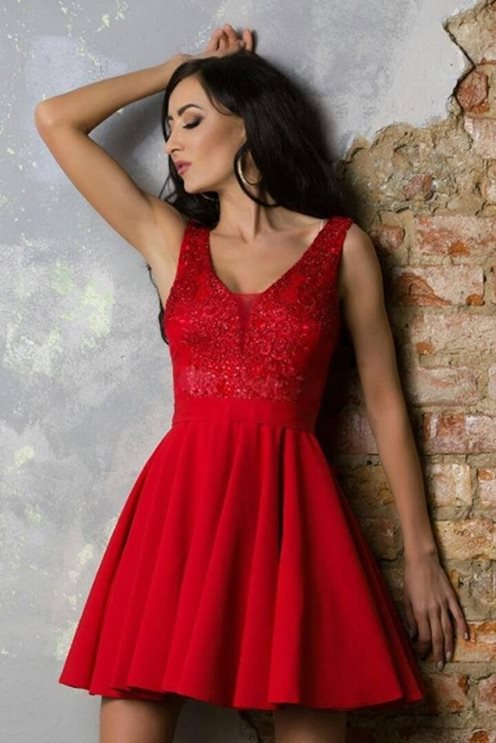 Sukienka krótka dekolt trójkąt i szarfa czerwony