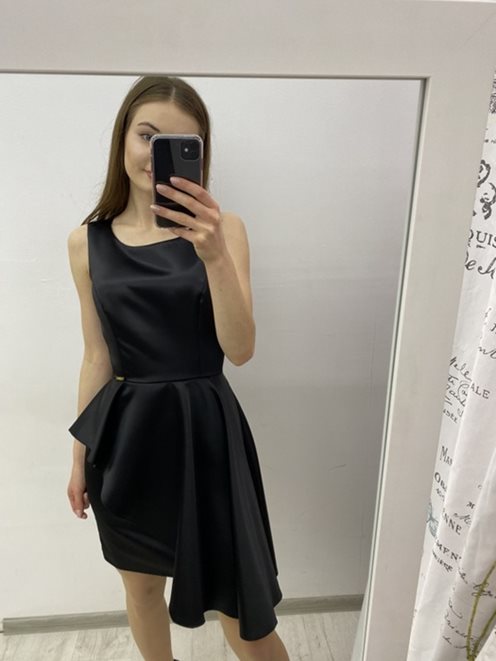 Sukienka asymetryczna falbanka