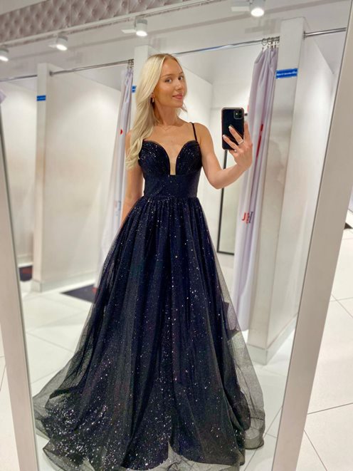 Sukienka długa rozłożysta mocno brokatowa czerń