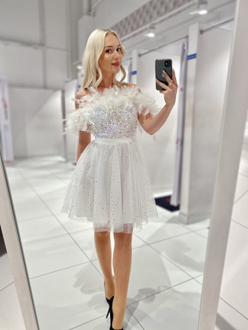 Sukienka krótka brokat cekiny pióra biel